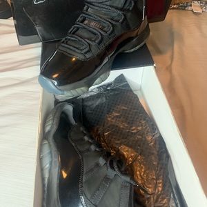 Jordan 11s cap and gown 9.5